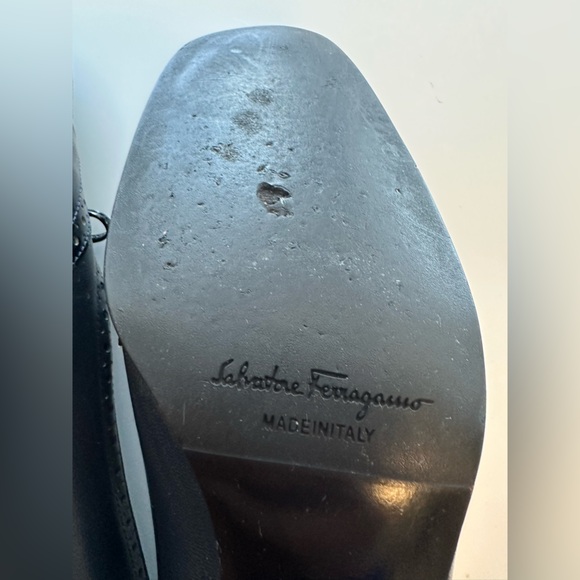 SALVATORE FERRAGAMO Vintage Sz 8 AA Black Navy Blue Patent Leather Kitten Heel - Picture 15 of 15